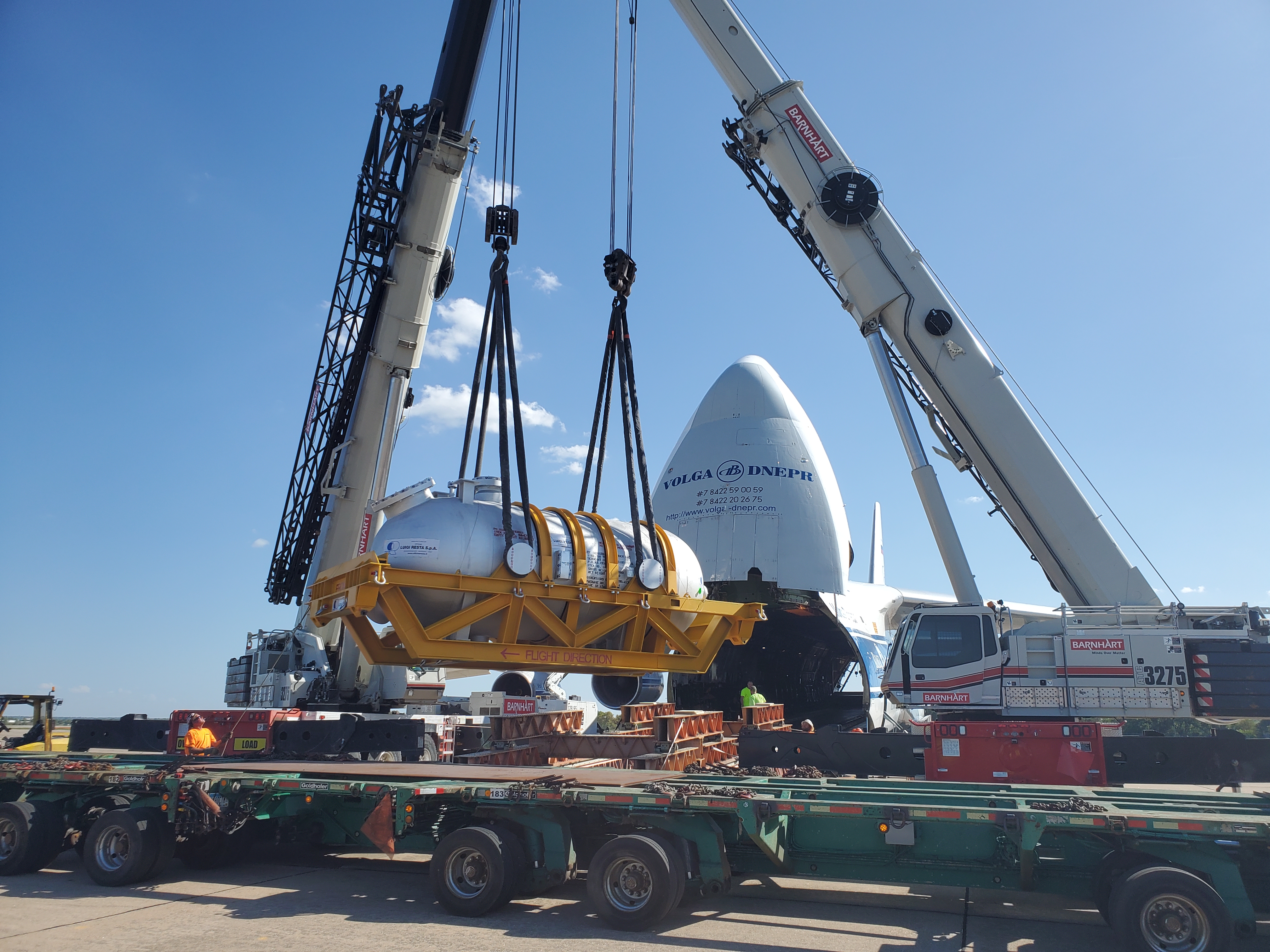 Ground handling - An-124, Il-76